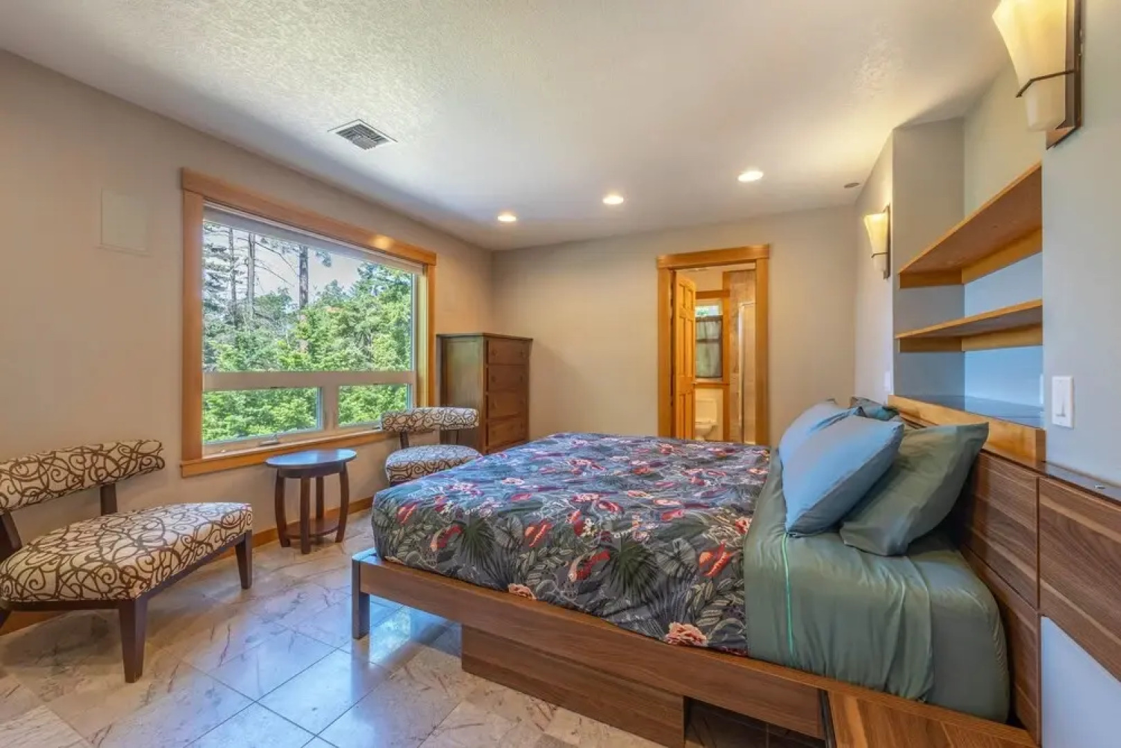 White Stag 4 Bedroom Home by RedAwning