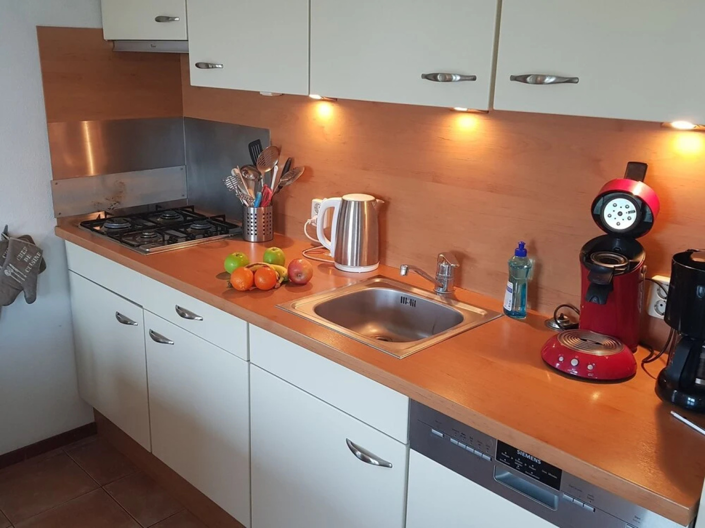 Nice Holiday Home with Sauna & Hot Tub near Wadden Sea