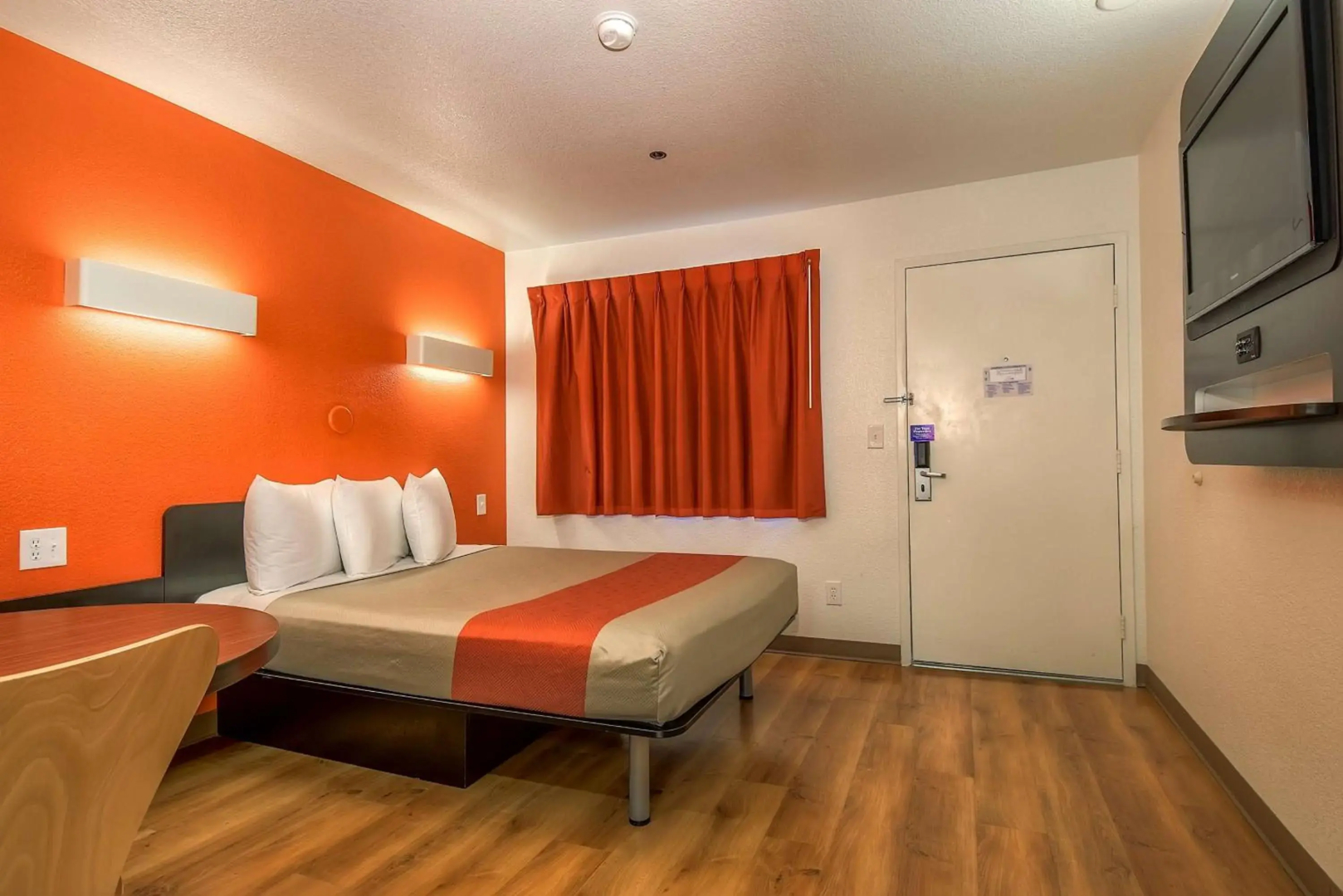 Motel 6 Carlsbad, CA Beach