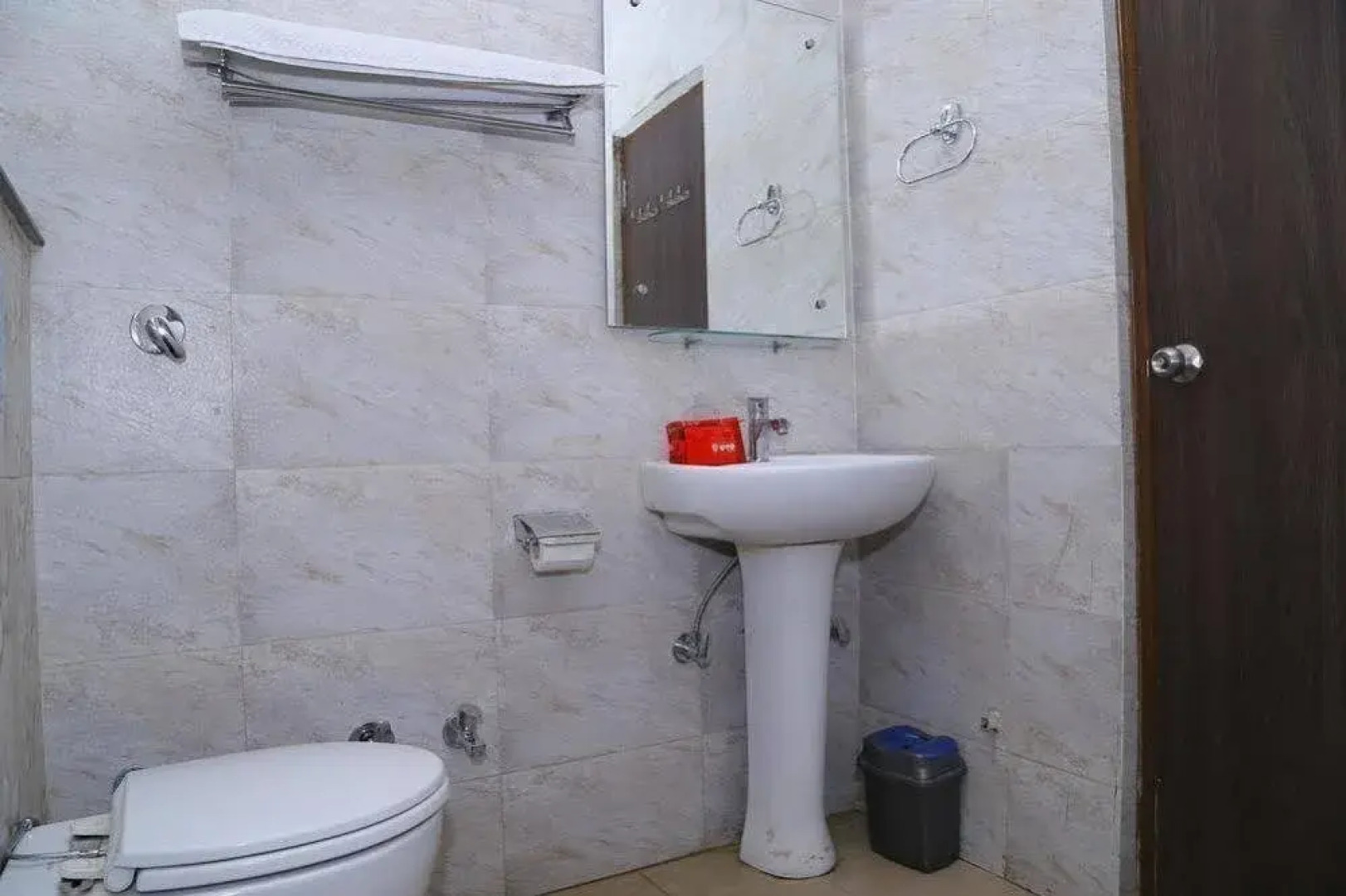 OYO Rooms Paras down Town Mall