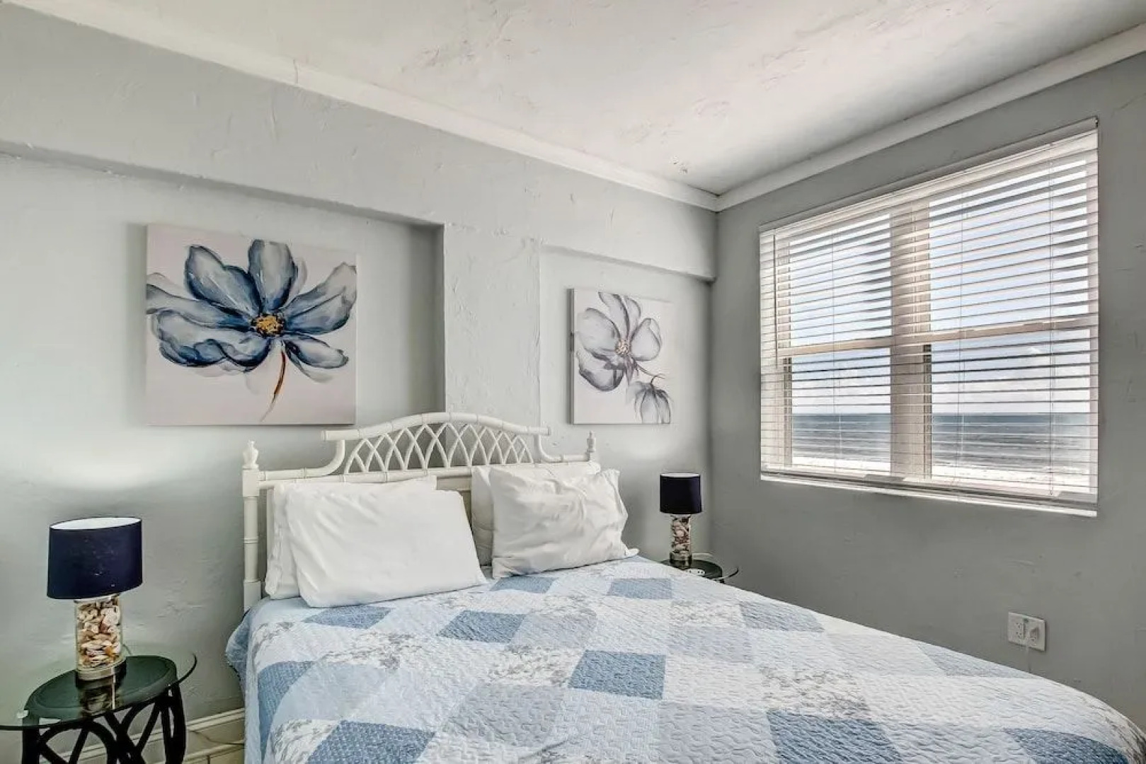 Oceanfront on the Beach - Pool