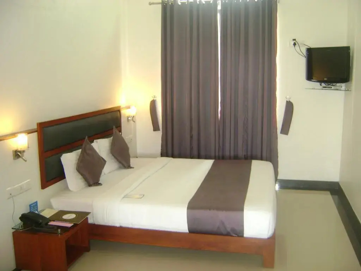 Hotel Marina Residency