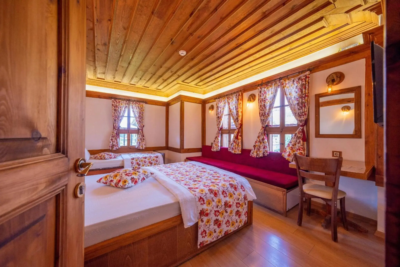 Cesmeli Konak Garden