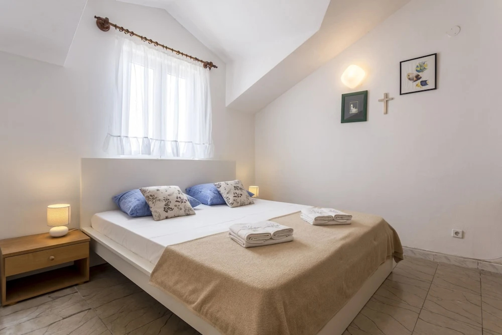 Bol Apartments Gospojica