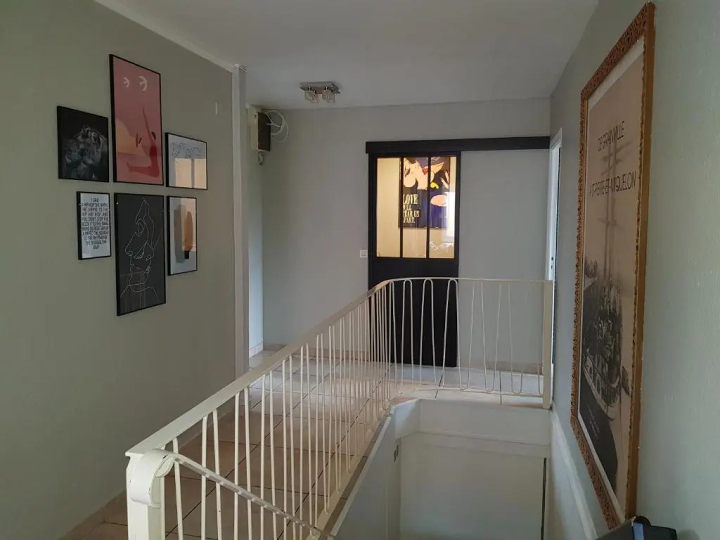 La terrasse, jacuzzi et vue mer à 100m de la plage