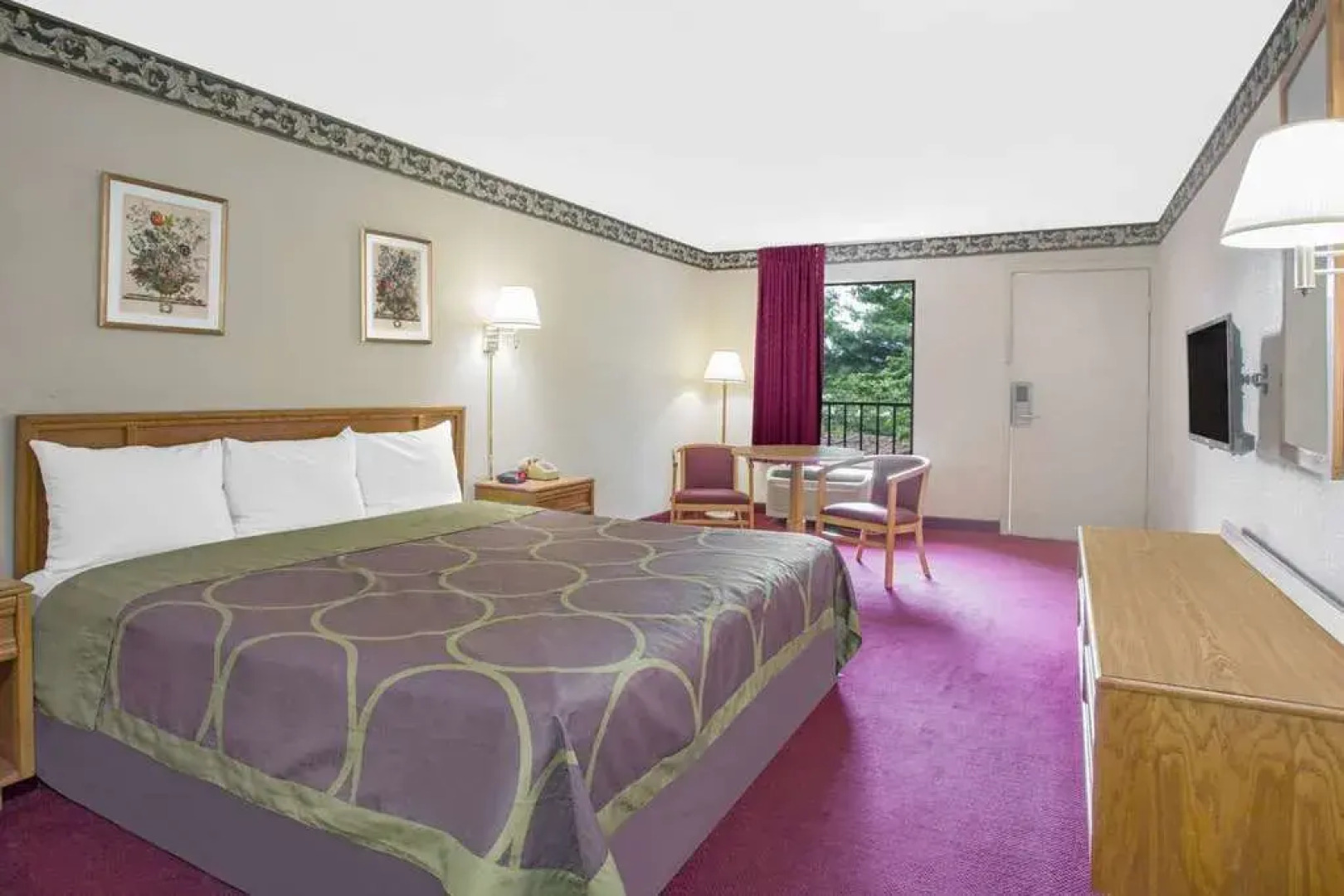 Super 8 Williamsburg Pottery