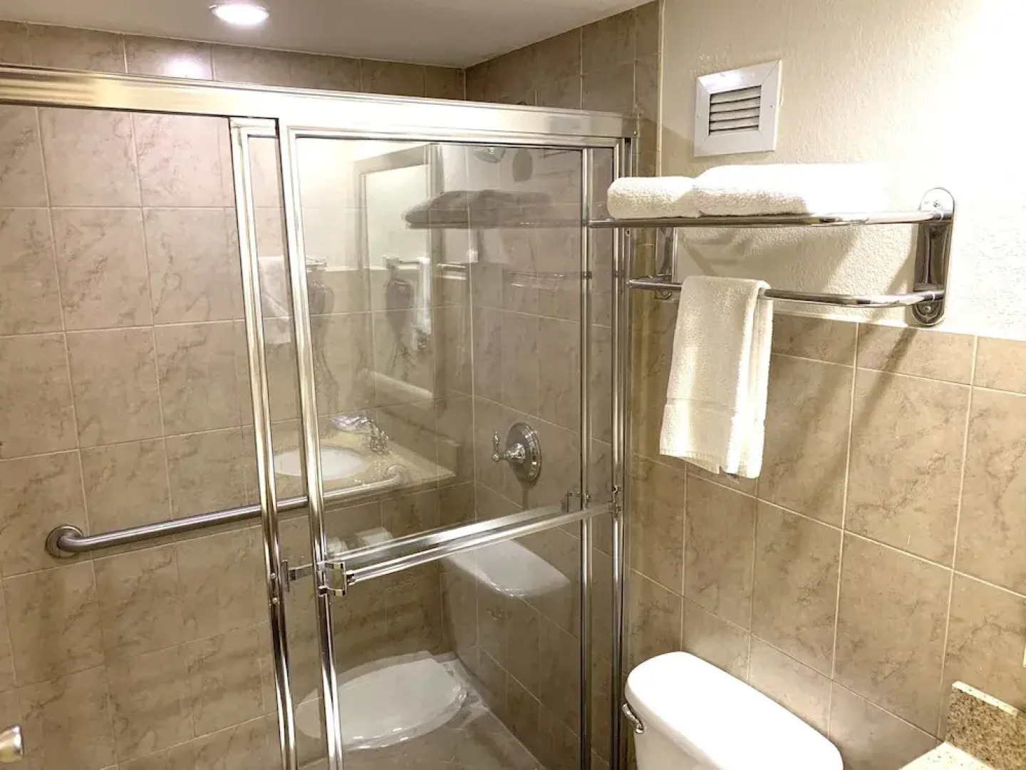 Rodeway Inn & Suites Fll Airport - Cruise Port