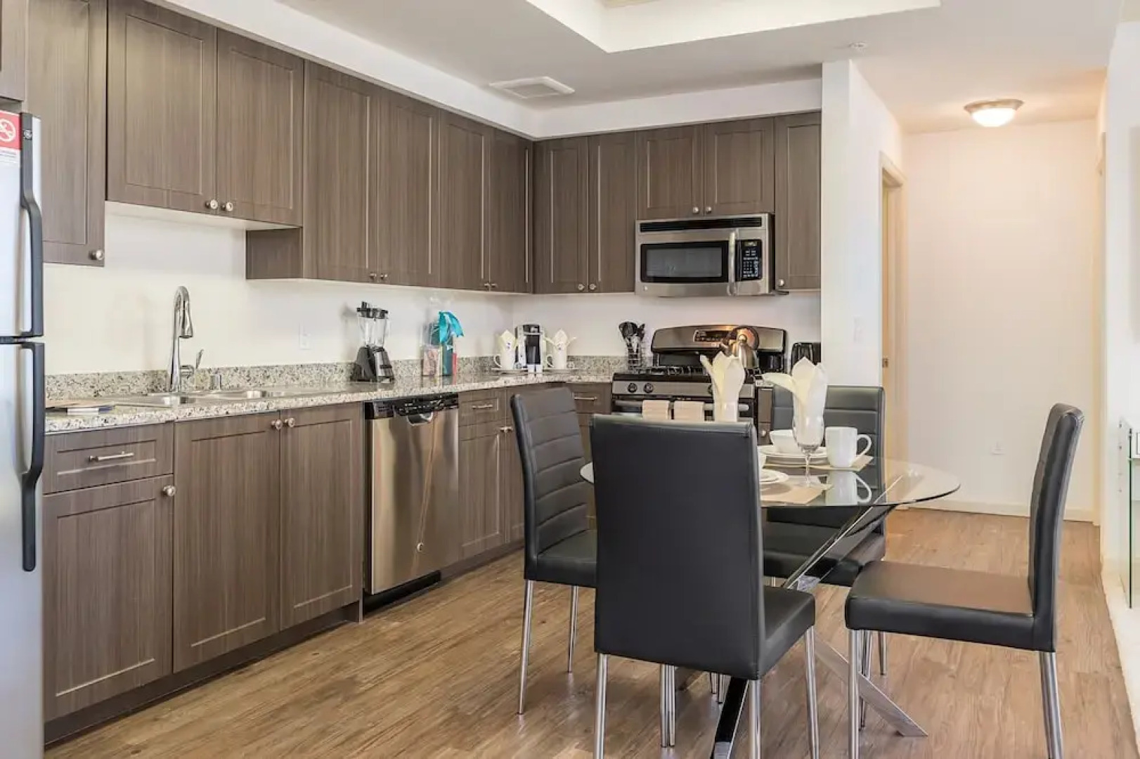 Global Luxury Suites Foster City