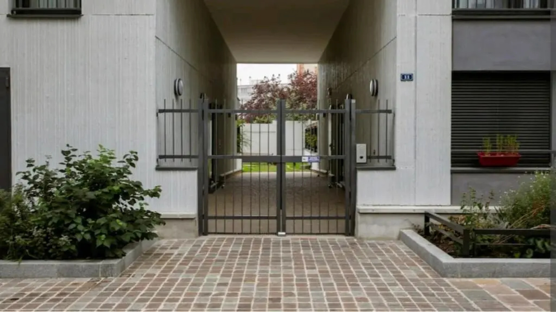 Luxury Apartment near Paris la Défense with secured Parking