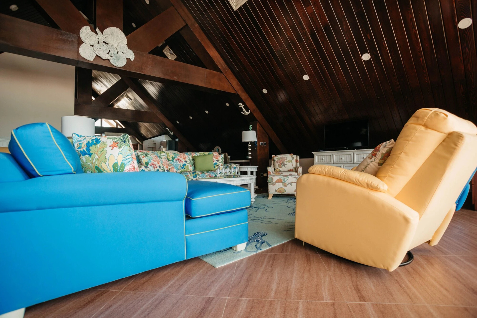 Surfrider Resort Hotel