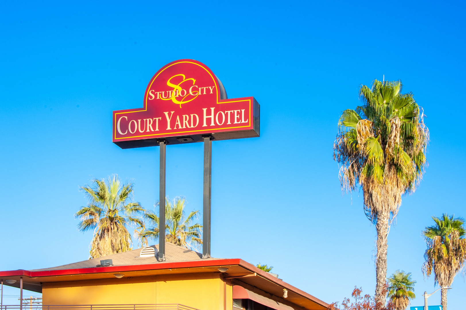Studio City Court Yard Hotel
