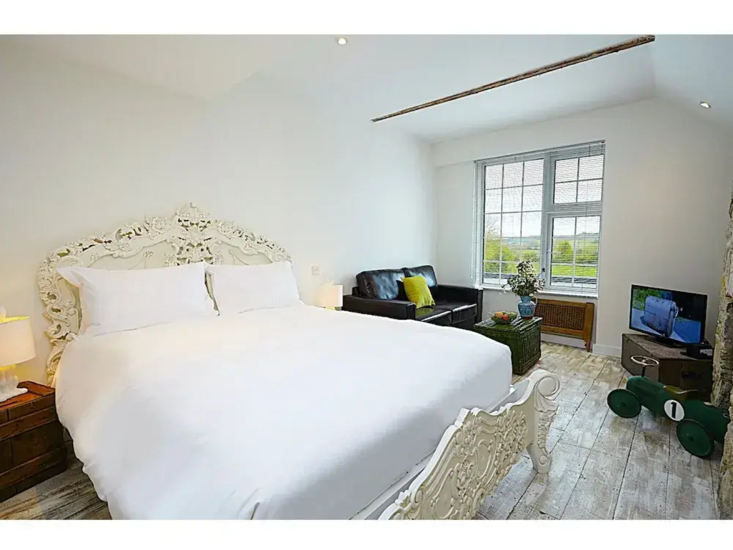 Live and Let Live Inn