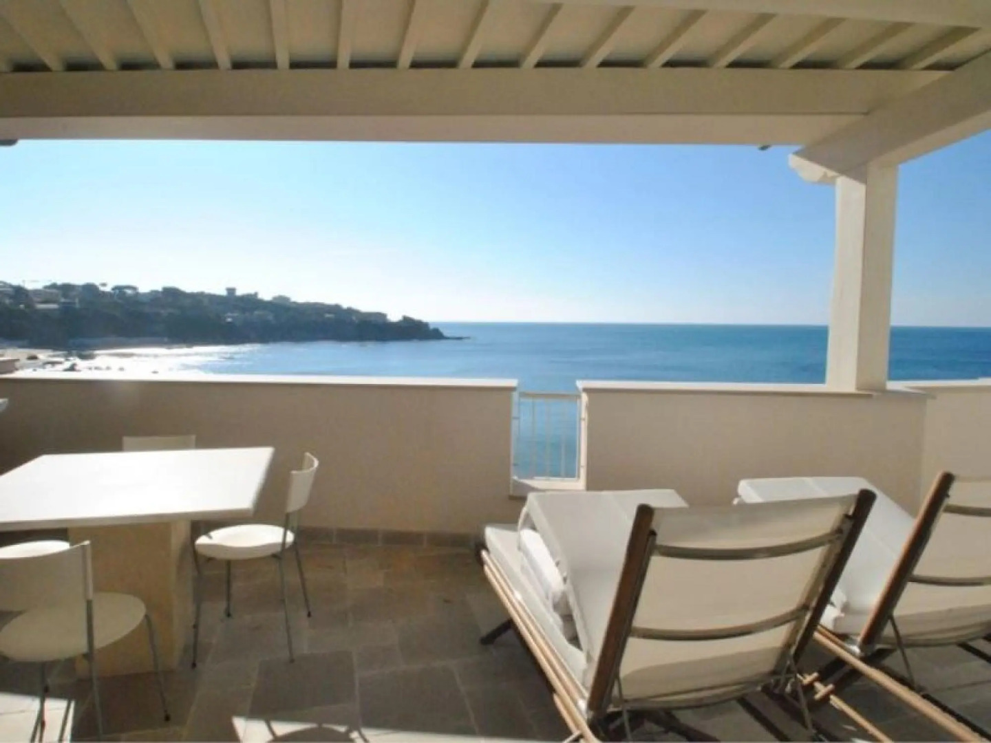 On the sea with a big terrace with seaview. Parking . SMALL SIZE ANIMALS CAN BE ALLOWED ON REQUEST.-AS 24 - MANNELLI