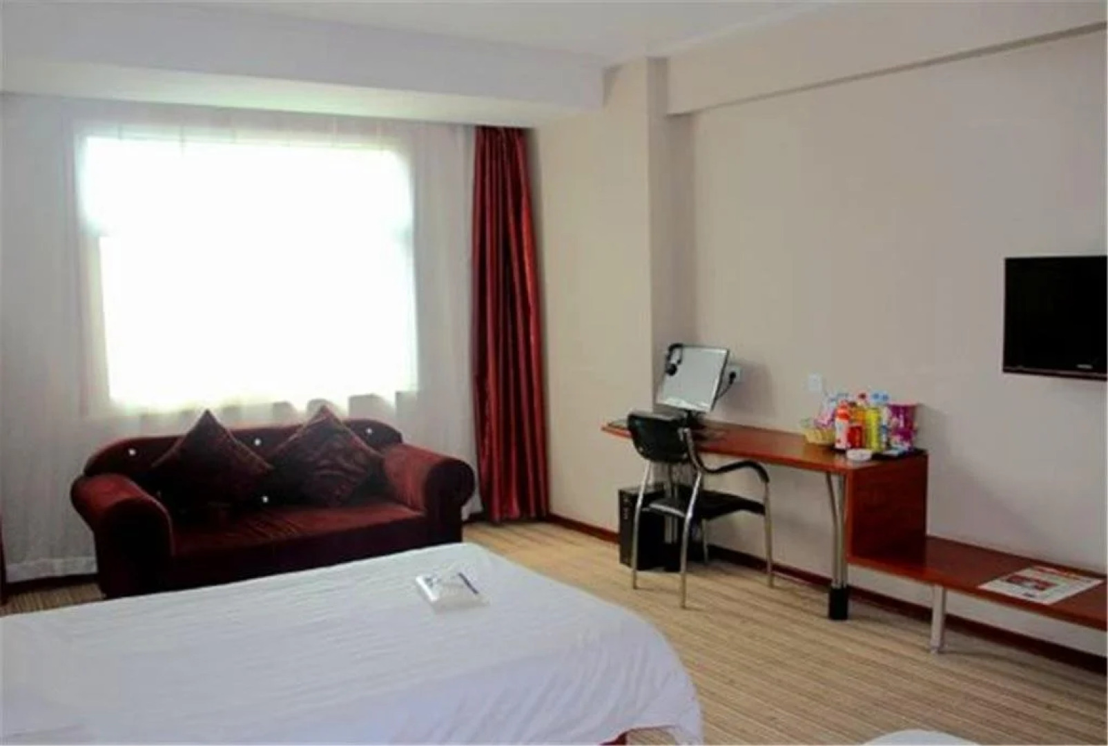 Yinchuan Wangyuan Express Hotel Lanhuahua South Railway Station Branch