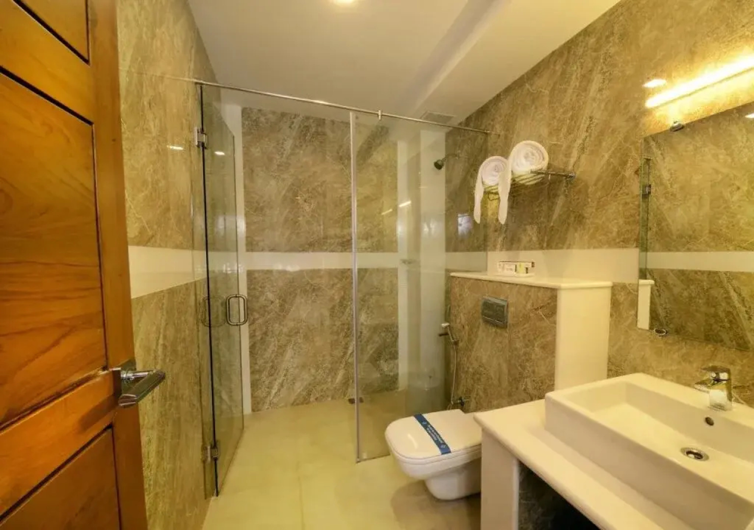 Hotel Mahis Gateway