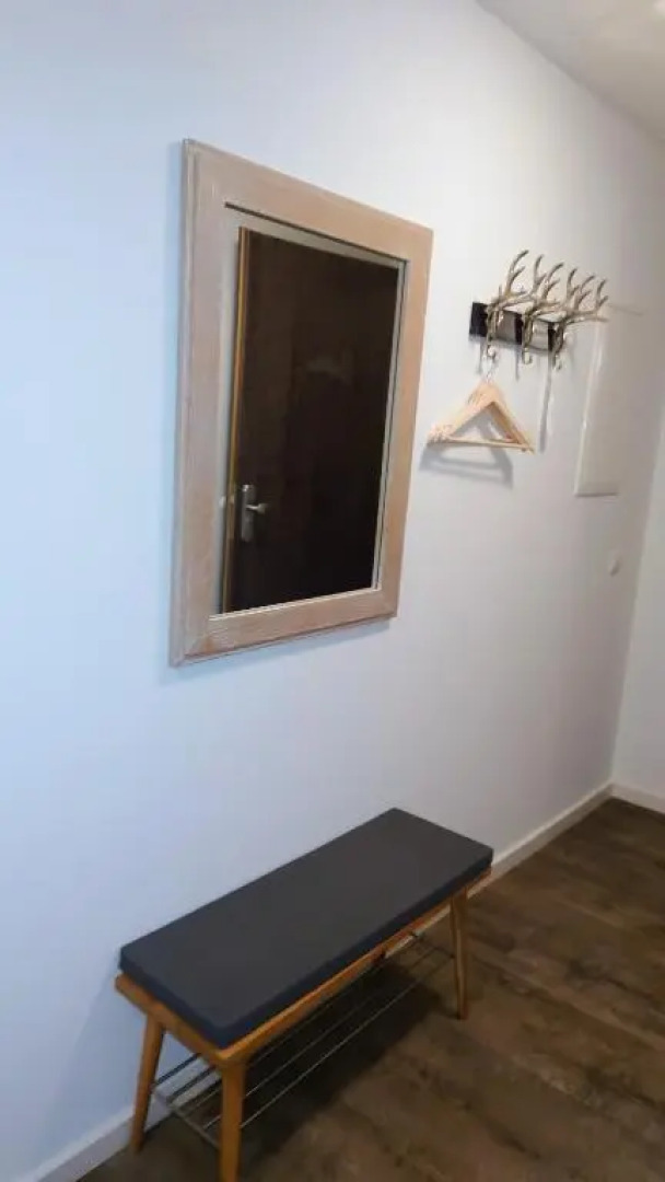 Maurers Schlierseetraum 6, Studio 455 mit 42 qm neu renoviert, Erdgeschoss mit eingezäunter Terrasse in ruhiger Lage am Kirchbichlweg 8