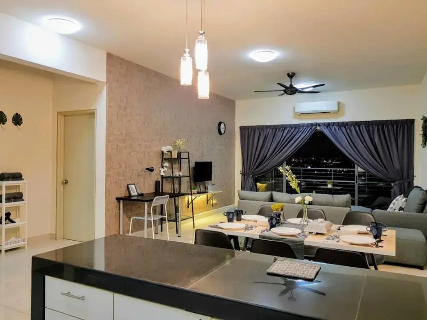 Puchong 8-12 pax Cozy Apartment IOI
