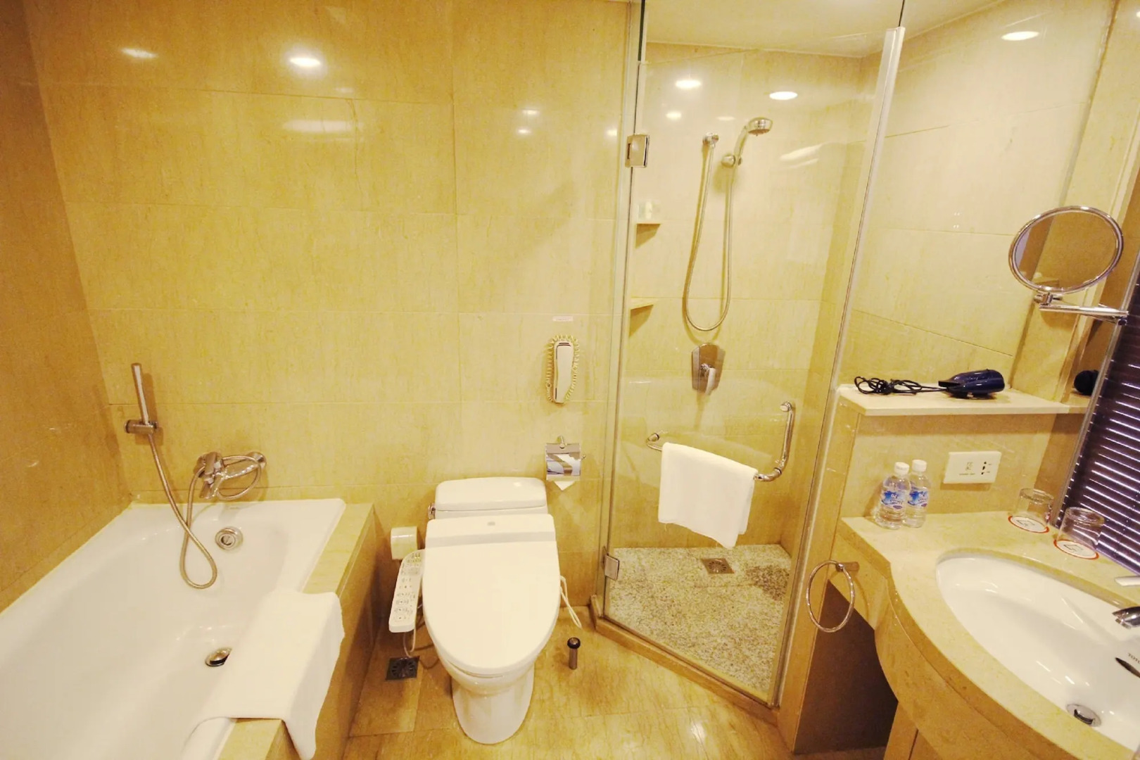 Grand Continent International Hotel