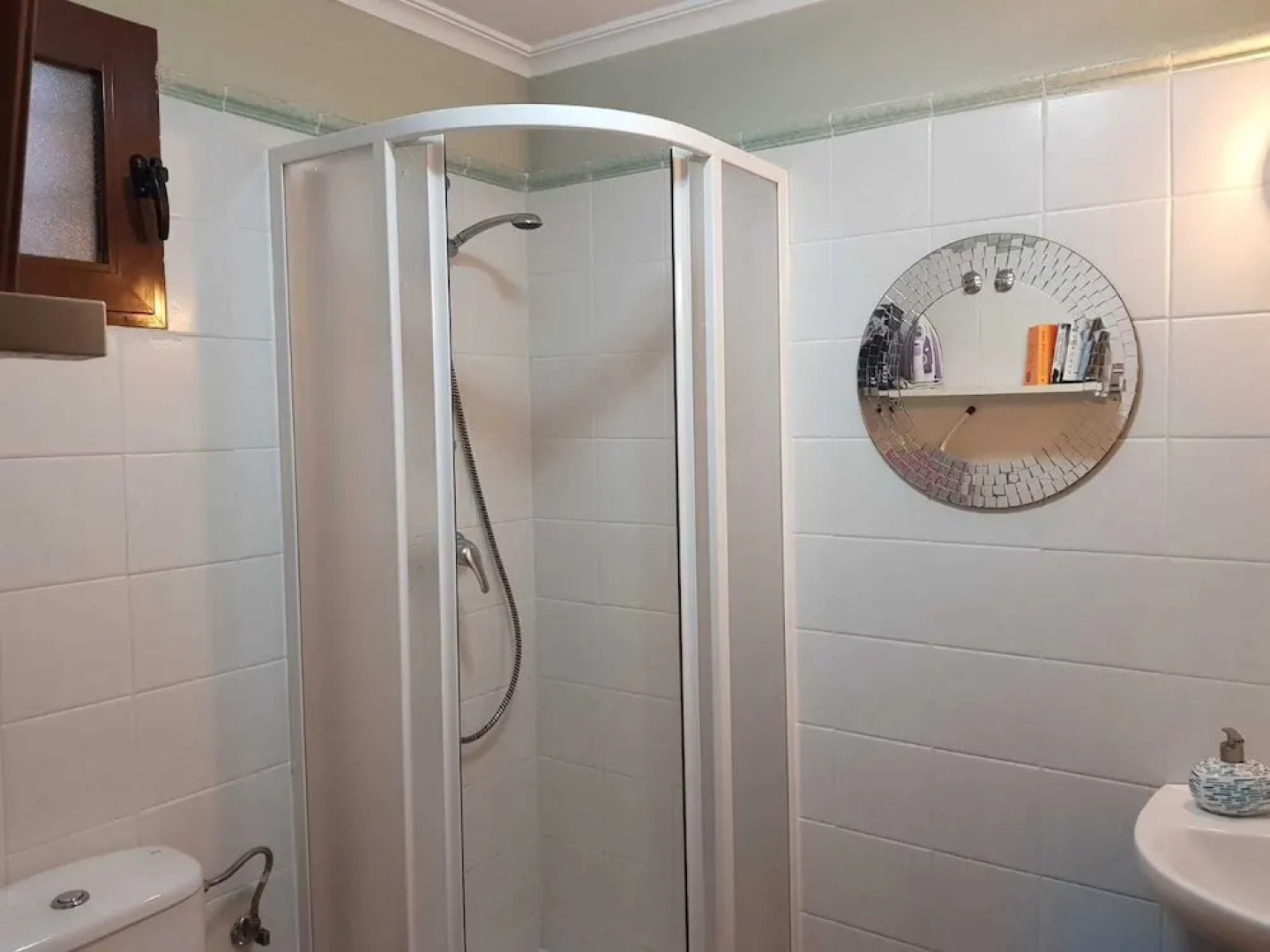 Three Double Bedroom Townhouse in Lovely Village