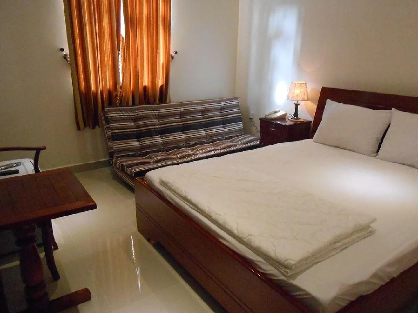 Con Son Island Hotel