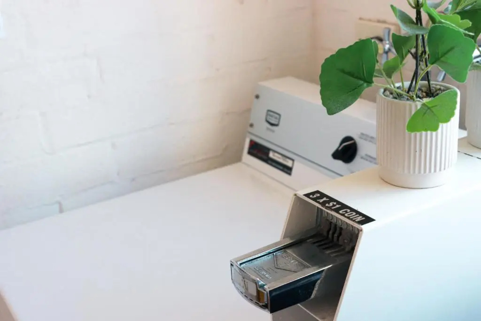 Kennedy Drive Boutique Motel - Close To City Centre & Airport