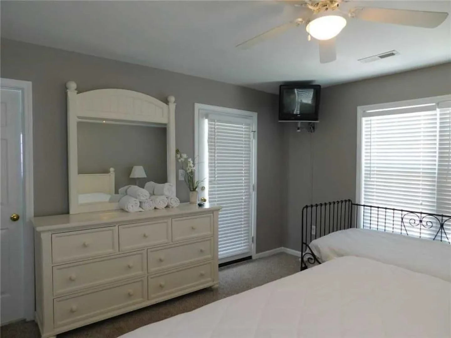 Sea What Happens 4 Br home by RedAwning