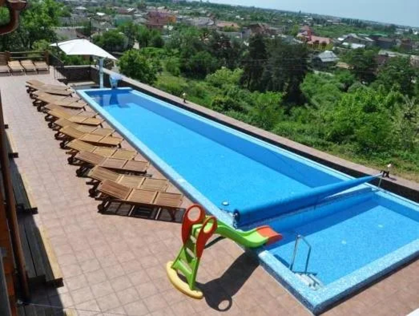 Sunny Mountain Hotel