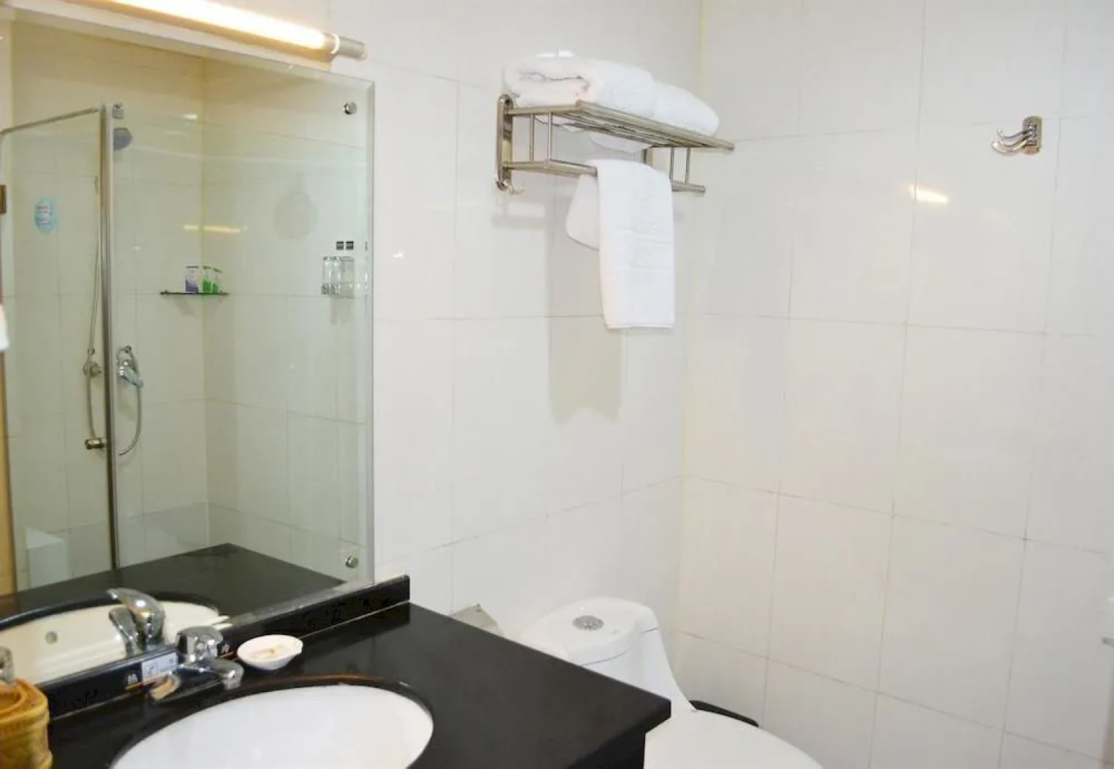 Super 8 Peony Square