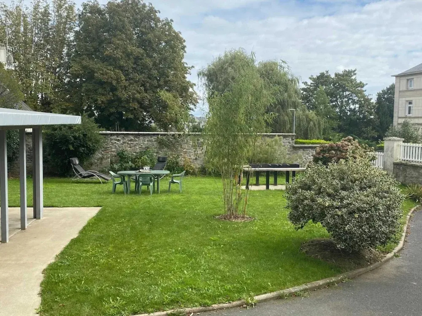 Comfortable Apartment in the Elegant Manor House