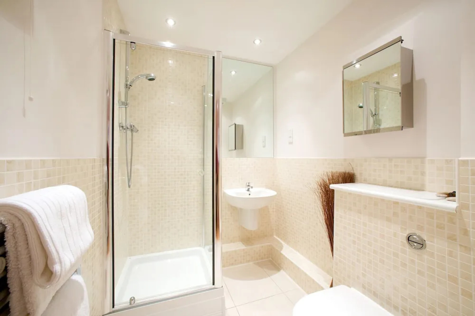 Pelican House By Esa