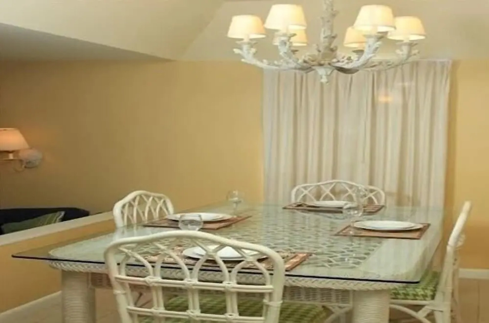 Beach Front Resort On Beautiful Beach Near Atlantis