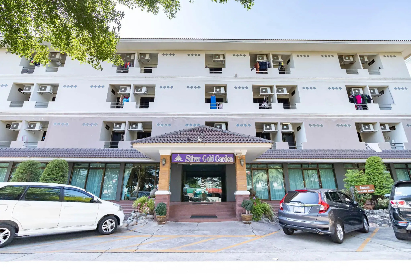 Silver Gold Garden Suvarnabhumi Airport Hotel