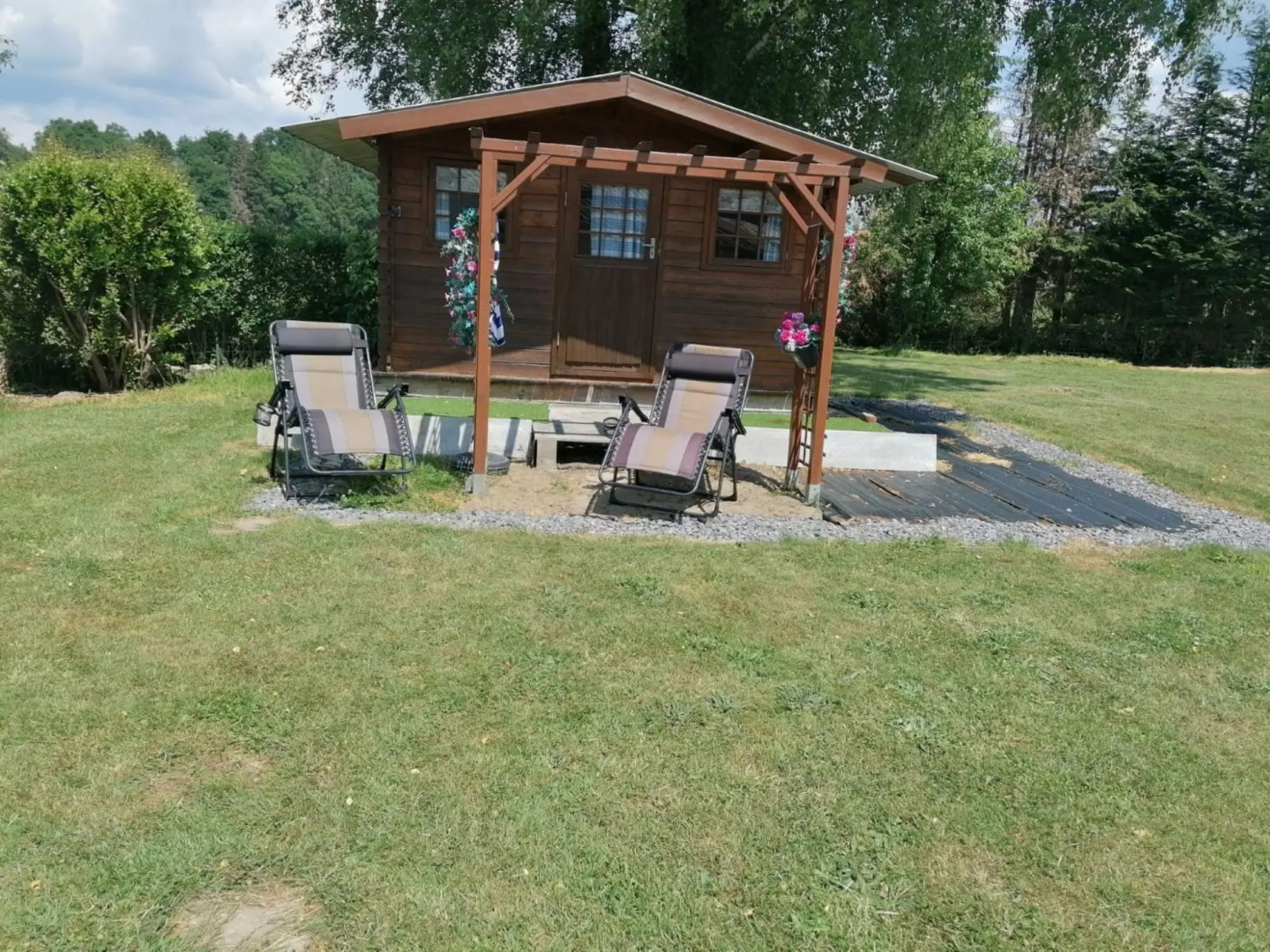 Sweet Home in Chiny With Garden