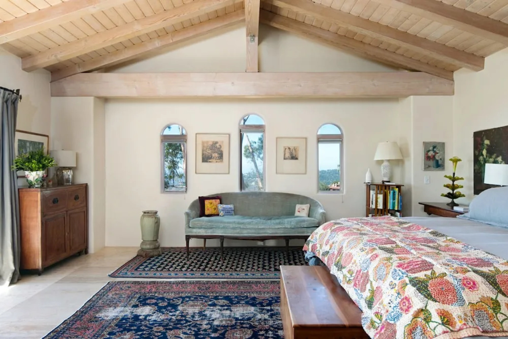 Lush Mountain Drive Home 3 Bedrooms 2.5 Bathrooms Home