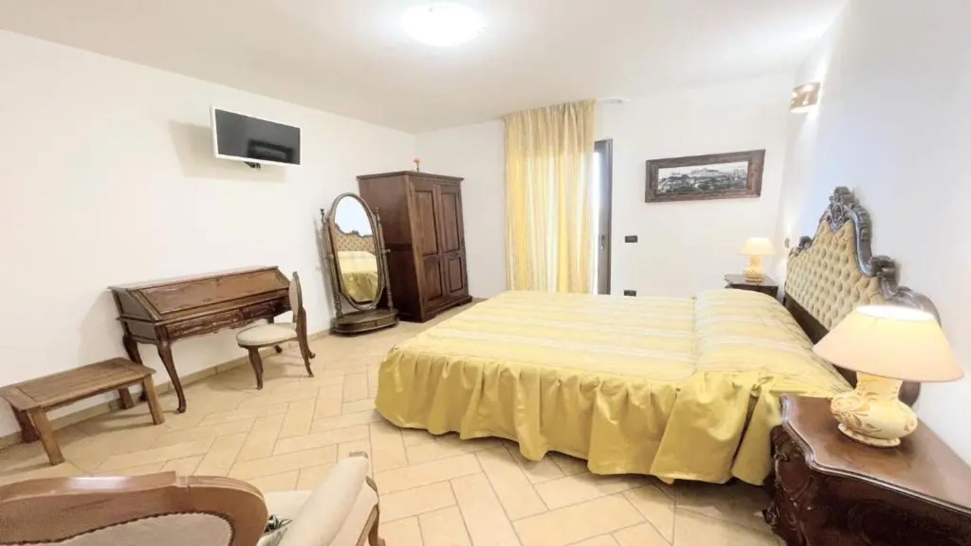 Lake View Luxury Villa and Pool