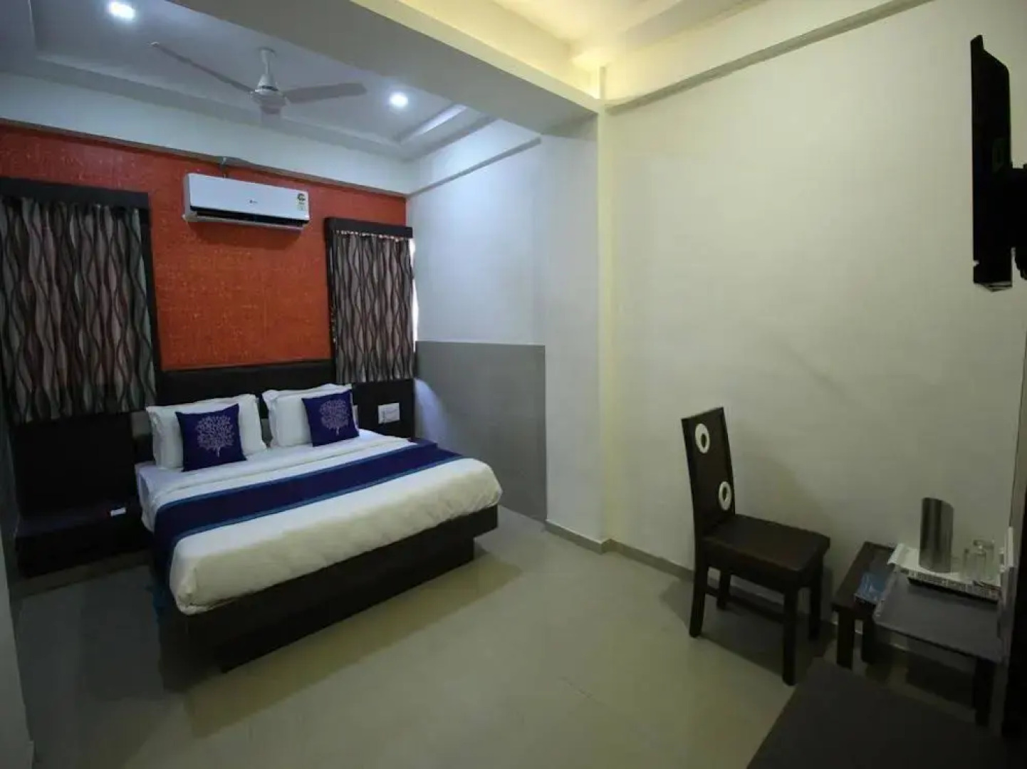 OYO Rooms Sahkari Jin Cross Road