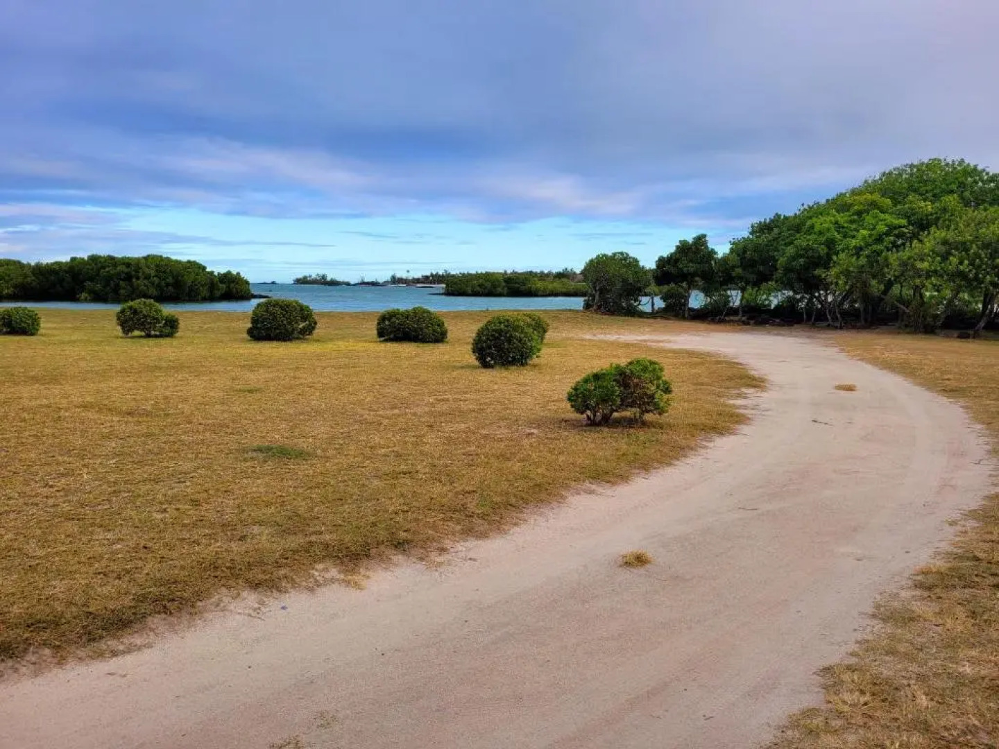 Eastern Blue - Sea View Luxury Apartment