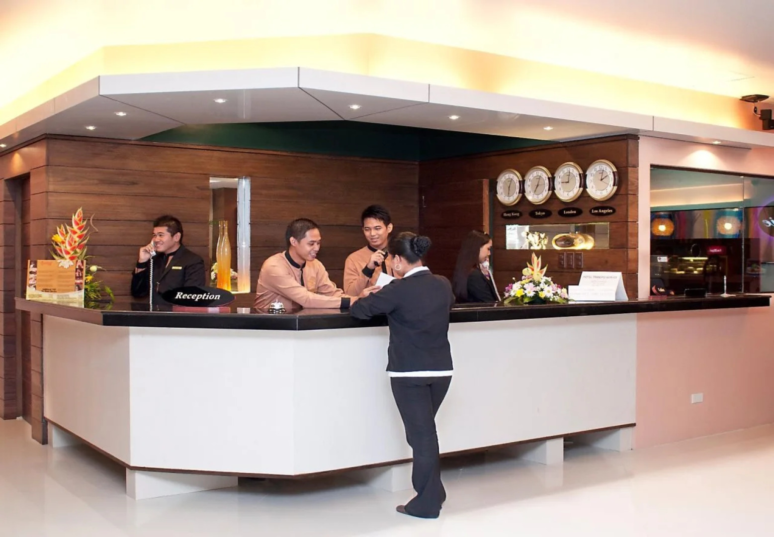 Allure Hotel & Suites