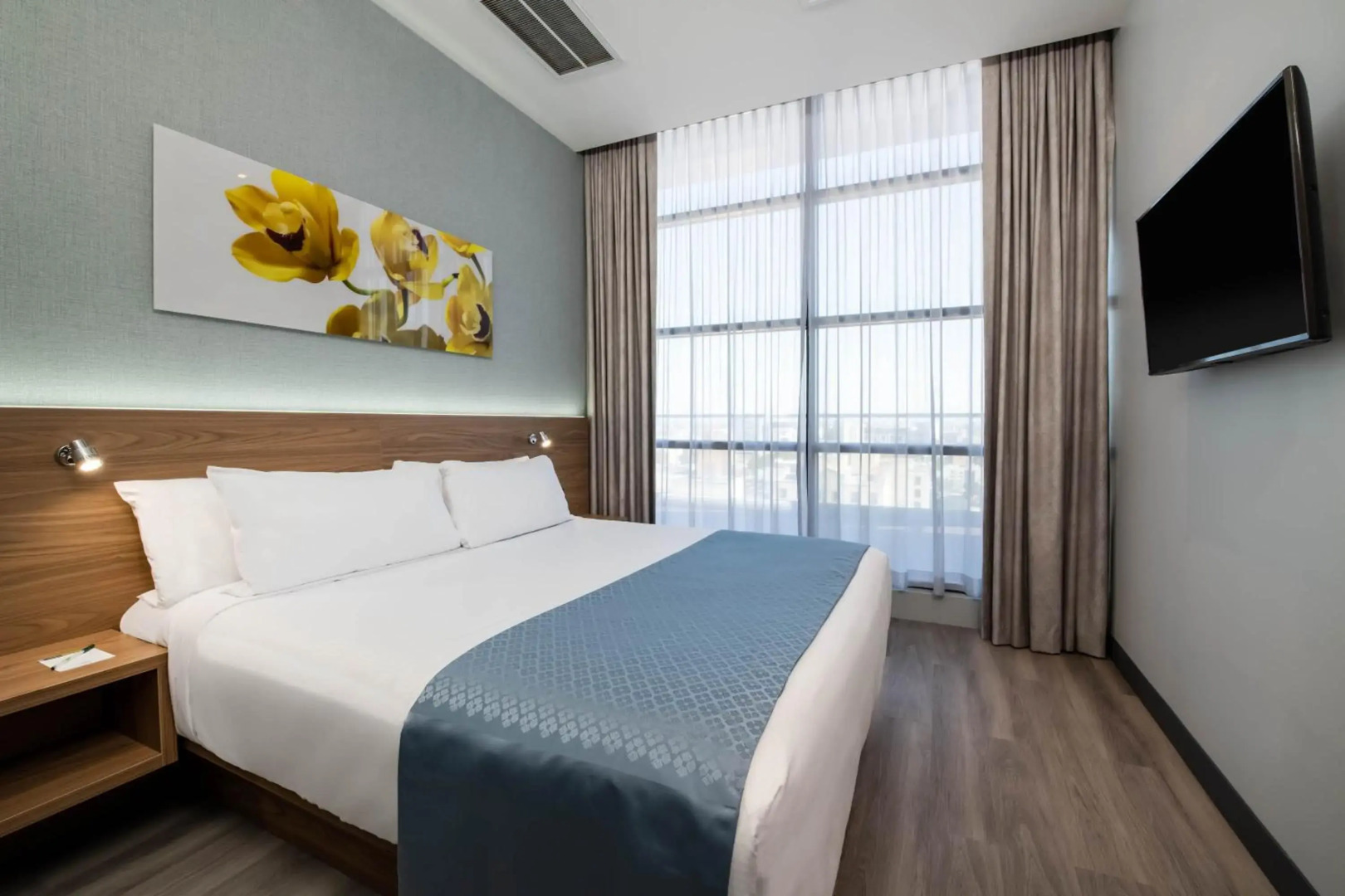 Holiday Inn Express Hotel & Suites Milton East I-10