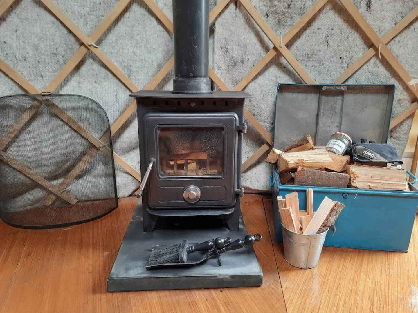 Ceridwen Glamping, Double decker Bus and Yurts