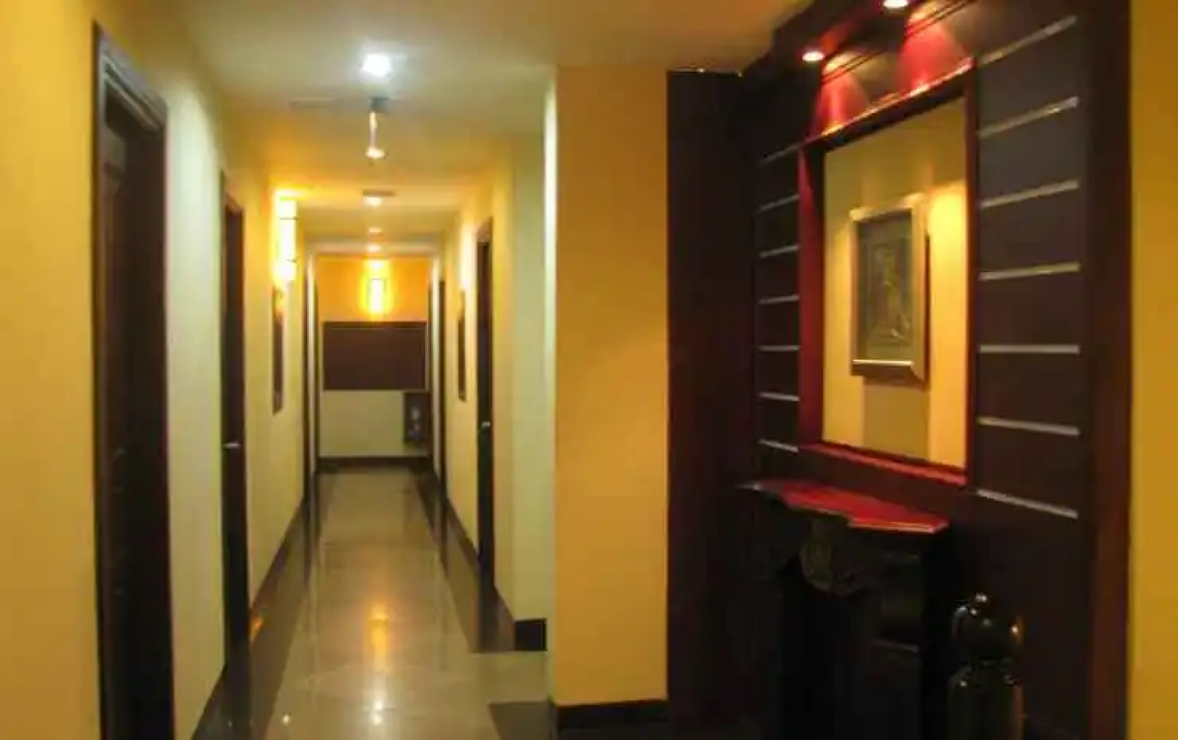 卡普特拉酒店(Kaputra Hotel)