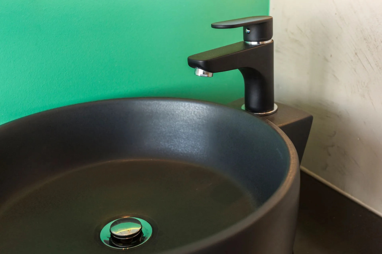 Kalamaki Luxury Suites