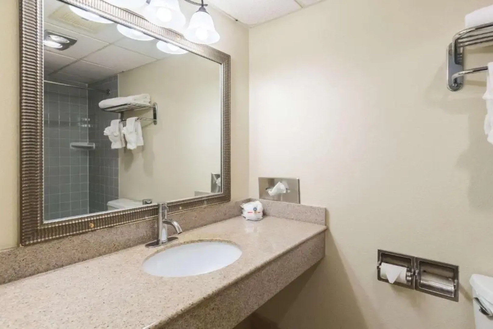 Quality Inn & Suites Hotel West Chester