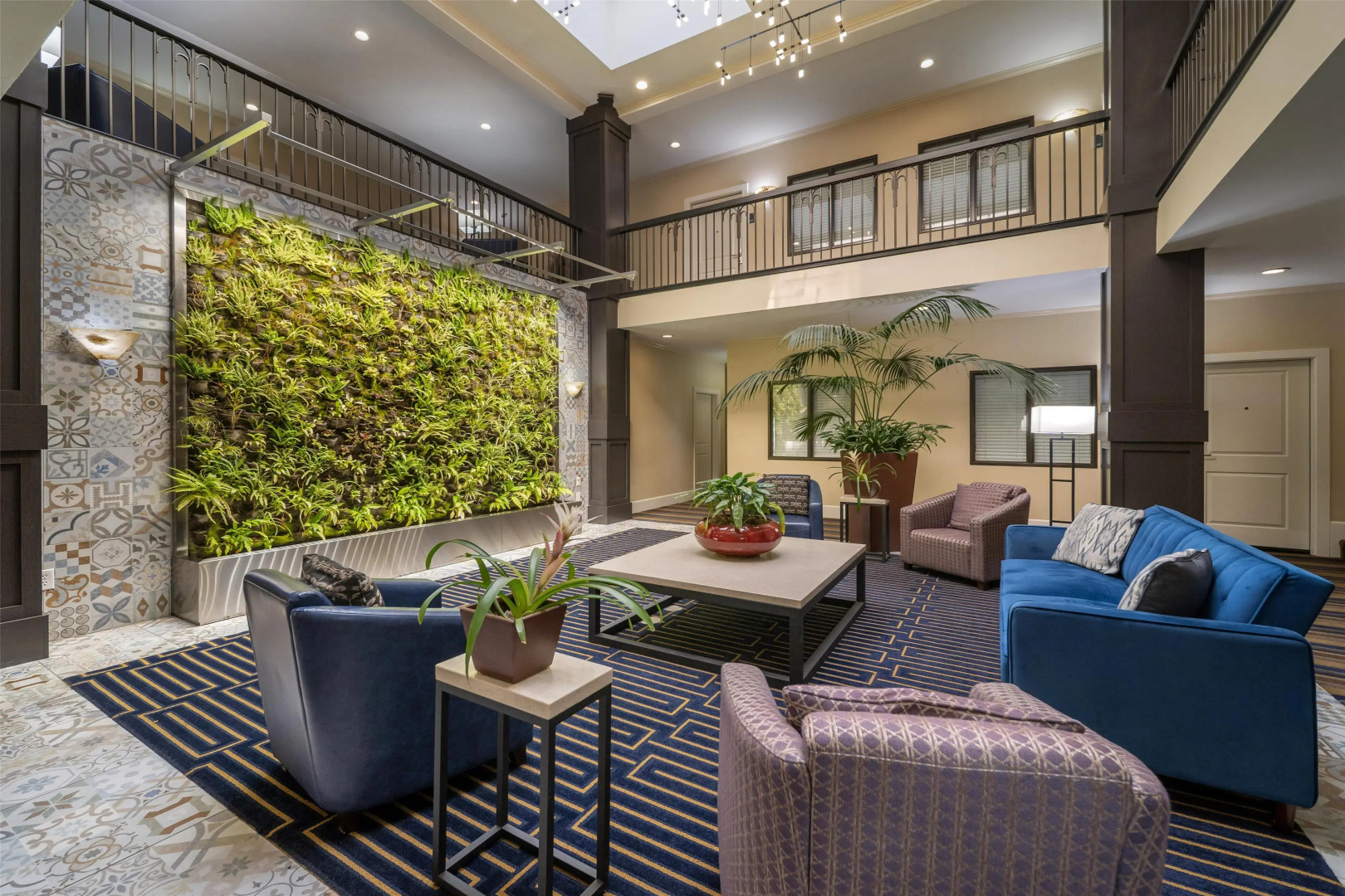 Best Western Plus Palm Court Hotel