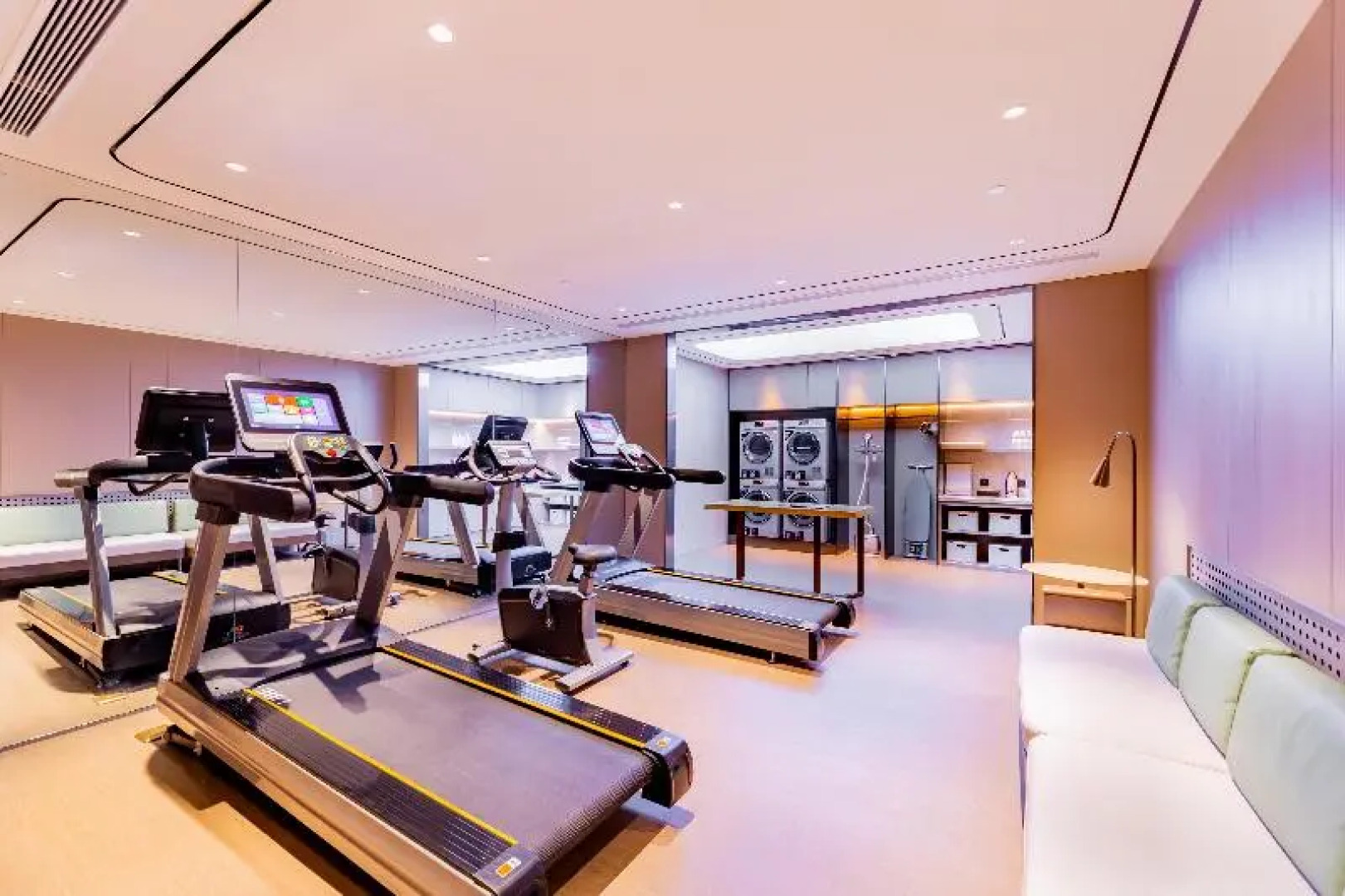 Ji Hotel Bayanzhuo'Er Books Tower