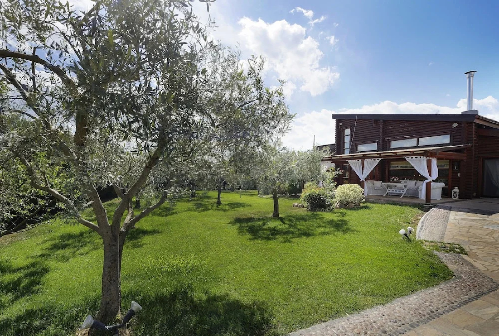 Lakkia - Wooden Residence