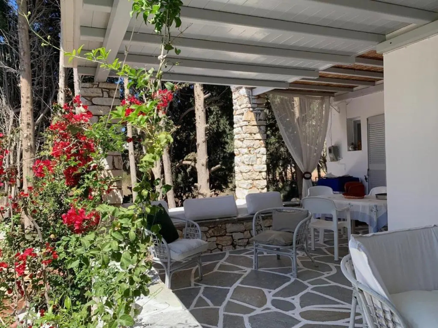Kikis Refurbished Apartment a Veranda Dream
