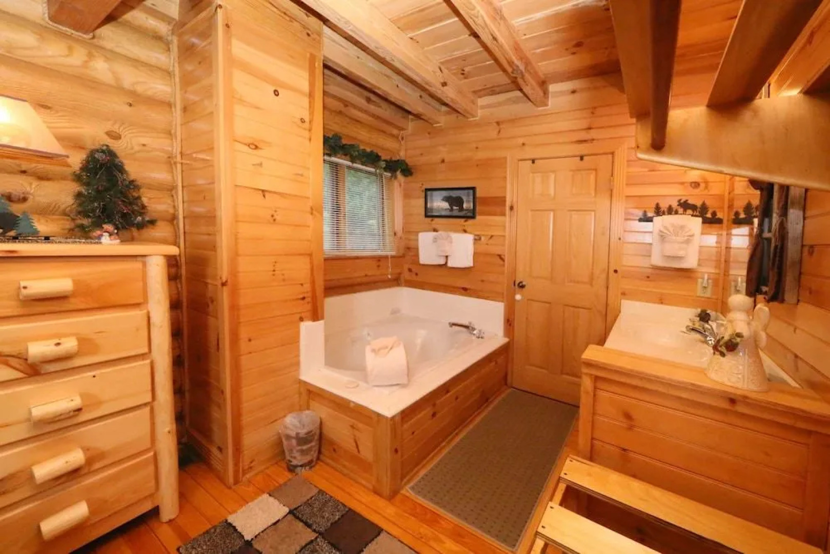 Smoky Cascades 1 Br cabin by RedAwning