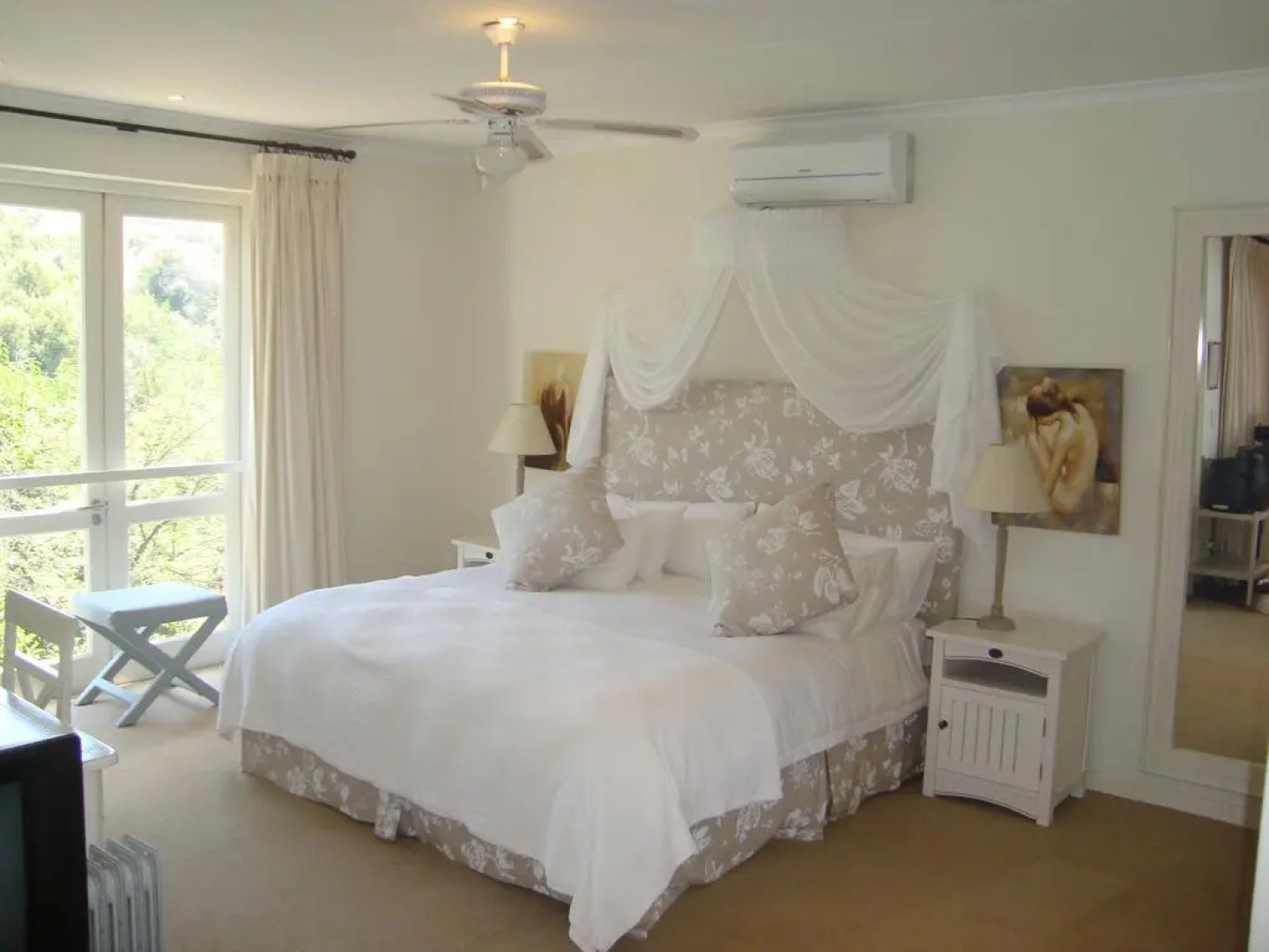 Thanda Manzi Country Hotel