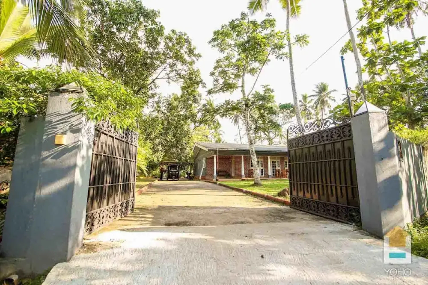 Yoho Lute Inn Kahathuduwa
